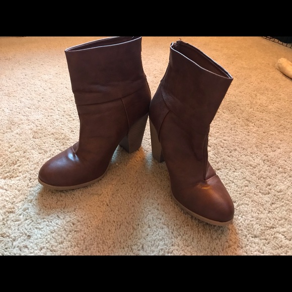 Light brown man made leather booties - Picture 2 of 4